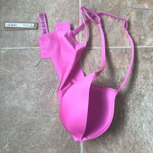 NWT. Skims ultimate push up plunge bra.